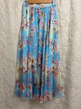 Beautiful Blue Floral Maxi Skirt/ Size Medium